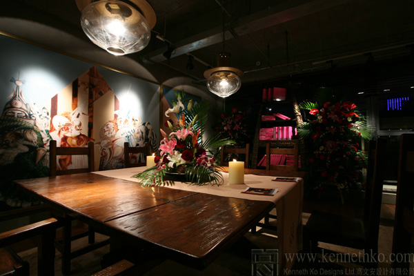 吊灯,书桌,盆景花卉,陈设,书架,墙绘