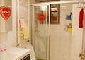 卫生间,马桶,玻璃门,卫浴柜,毛巾架