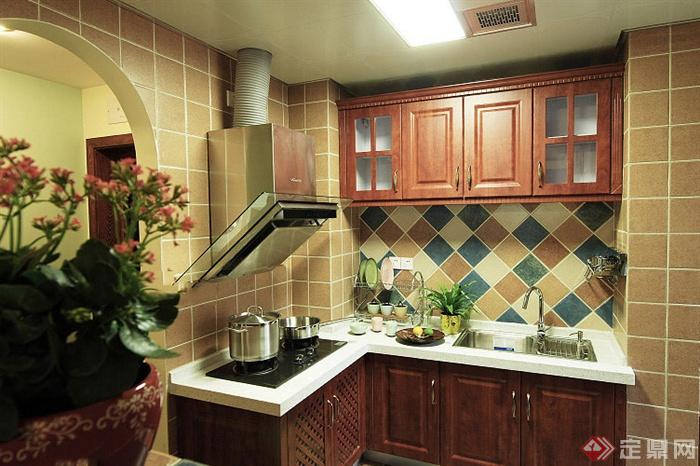 厨房,橱柜,厨房用具,植物摆件,灯饰