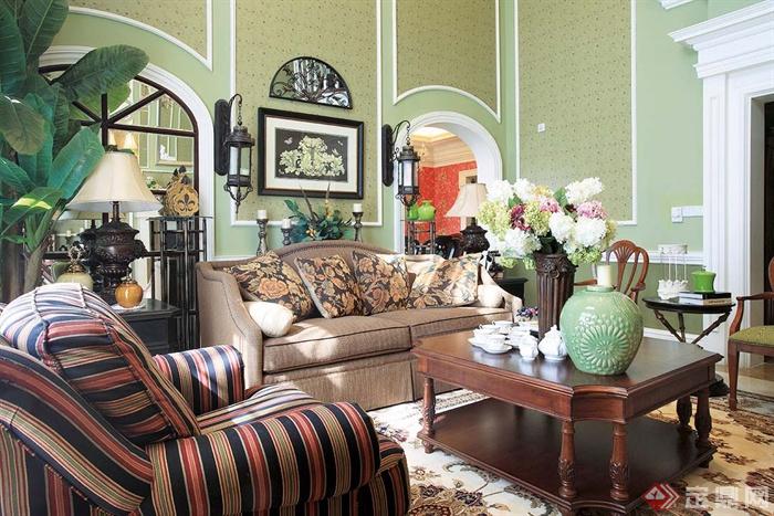 客厅,沙发,茶几,装饰墙