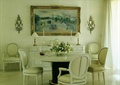 餐厅,餐桌椅,花瓶插花,装饰画,背景墙