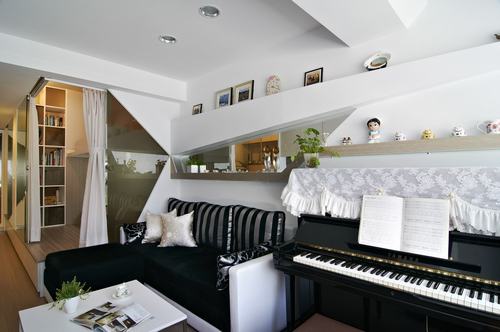 客厅,沙发,茶几,电子琴