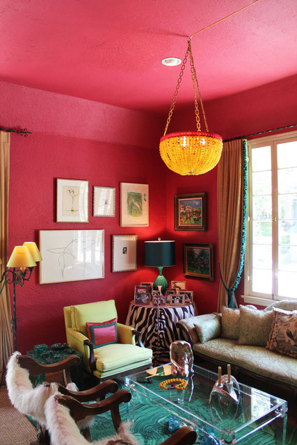 客厅,沙发,茶几,吊灯,照片墙,台灯,落地灯