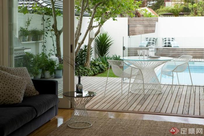 庭院景观,木地板,圆桌椅