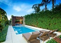 庭院景观,游泳池,花架,躺椅,植物墙,地面铺装