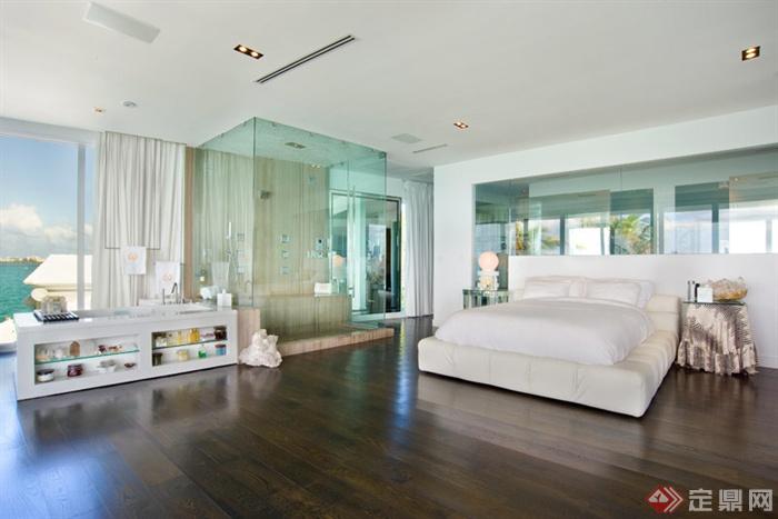 客房,床,床头柜,玻璃屏风,置物柜,木地板