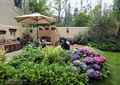 遮阳伞,花园厨房,围墙,草坪,庭院景观