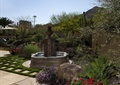 喷泉水景,汀步,石材铺装,观花植物